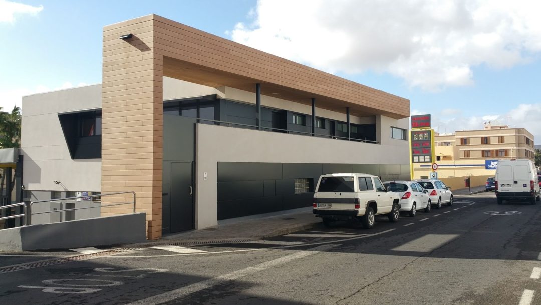 EDIFICIO 2 VIVIENDAS Y OFICINA